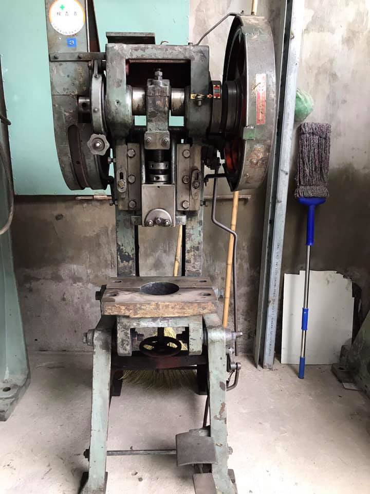Máy đột dập