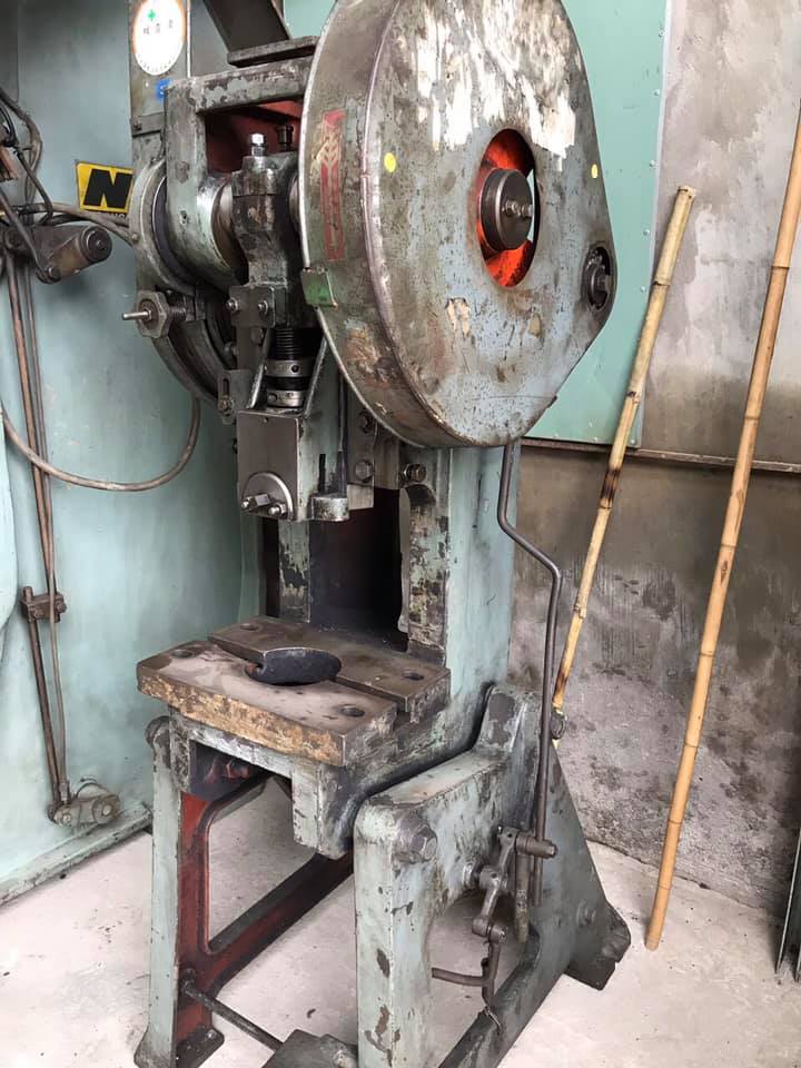 Máy đột dập