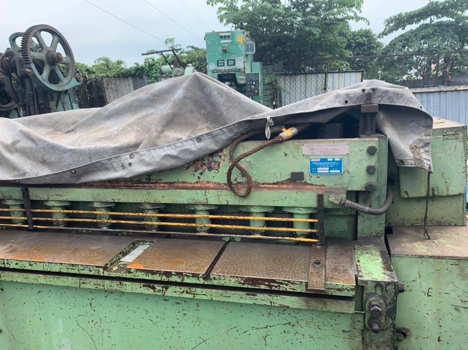 Máy chấn tôn