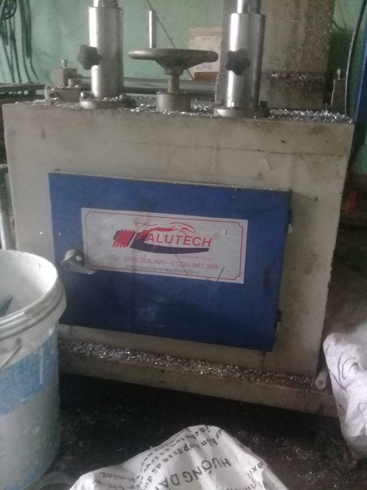 Máy phay cũ