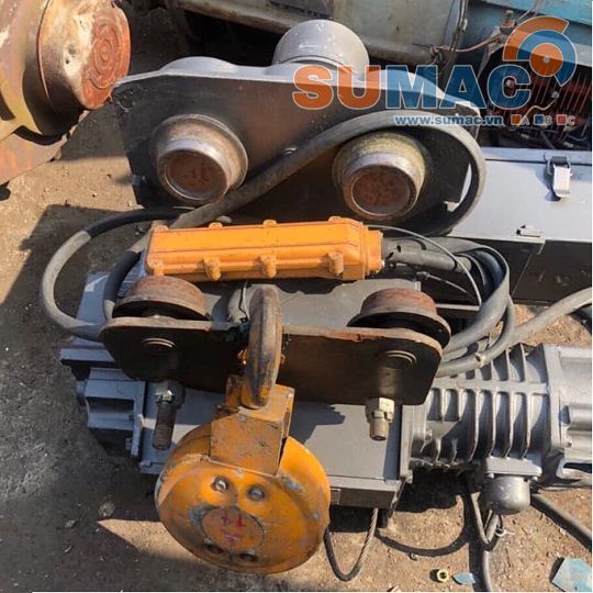 Cẩu 1 tấn mitsubishi