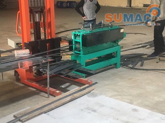 máy nắn tôn phẳng