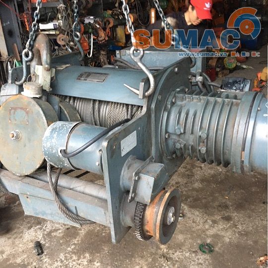 Cẩu bò Hitachi 5 tấn chân liền