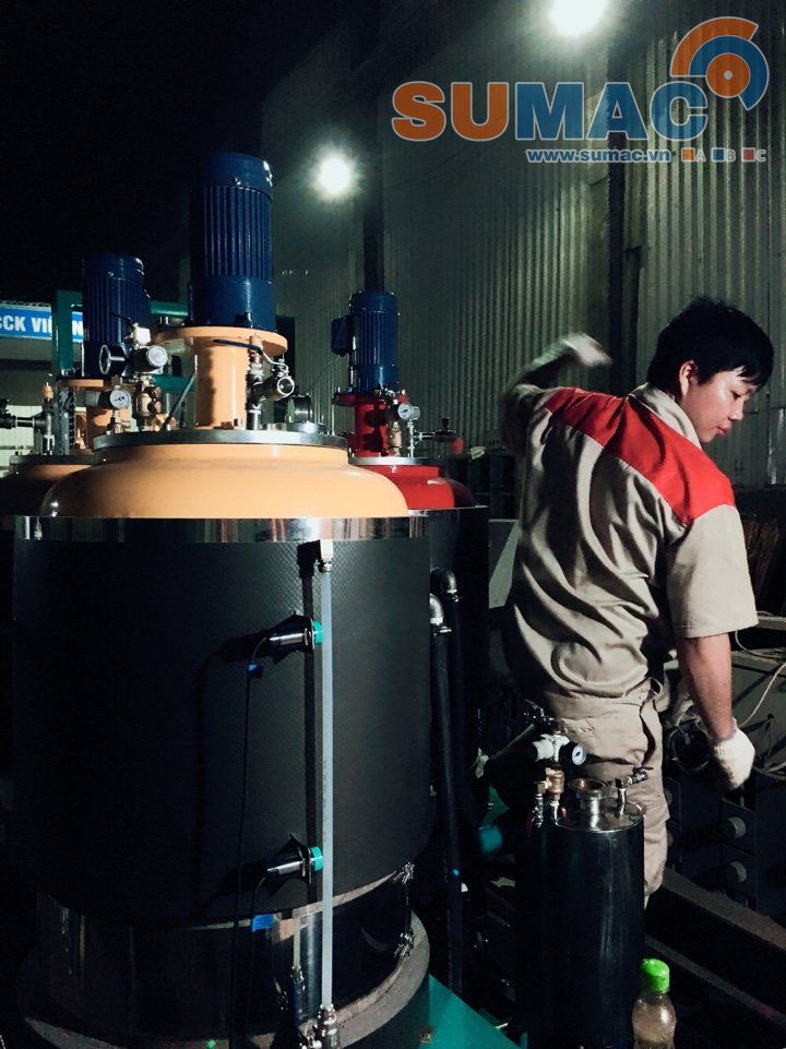 Bình phun PU cho dây chuyền sản xuất tôn xốp