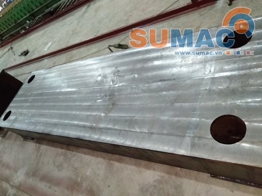 Bàn máy trên máy ép thủy lực