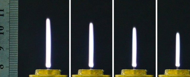 "lightsaber" tí hon