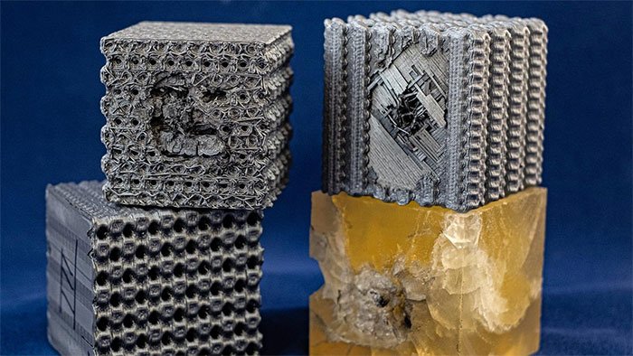 In 3D nhựa theo cấu trúc "tubulane" cực kỳ phức tạp, một khối nhựa chống được cả đạn
