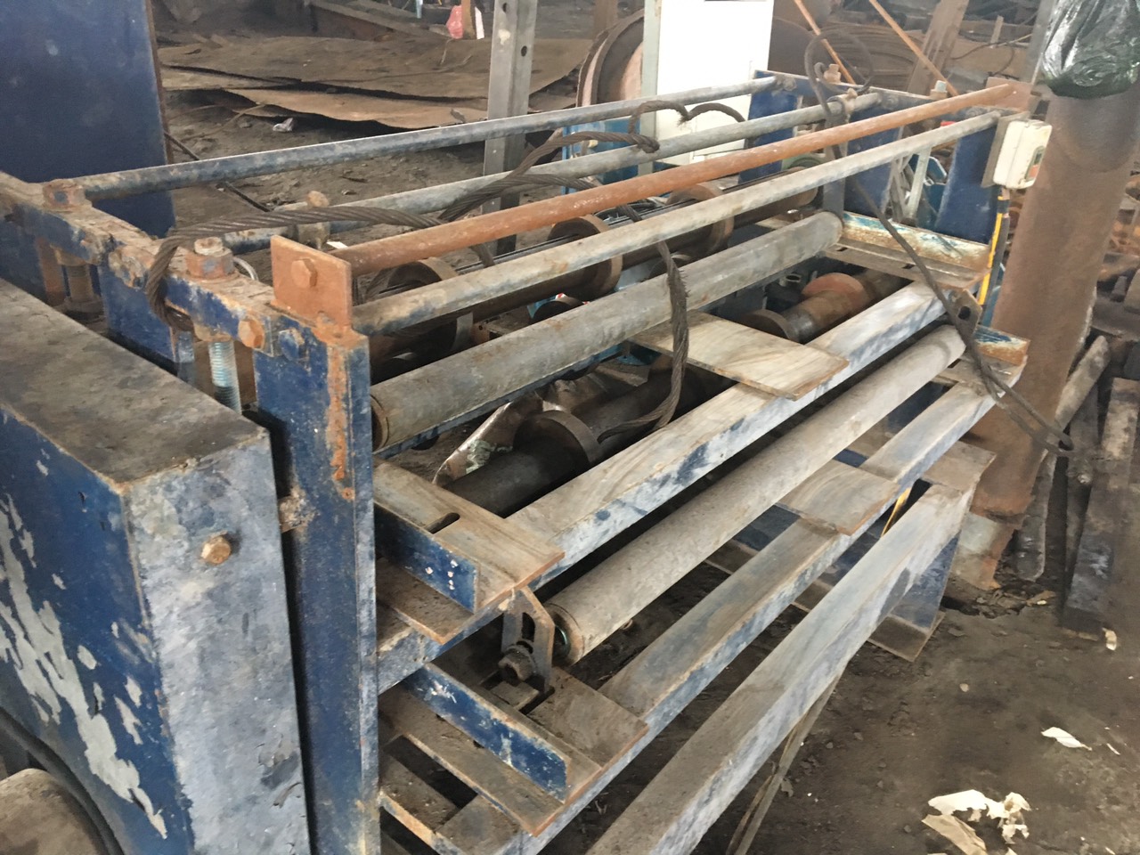 máy xẻ tôn phụ kiện cũ