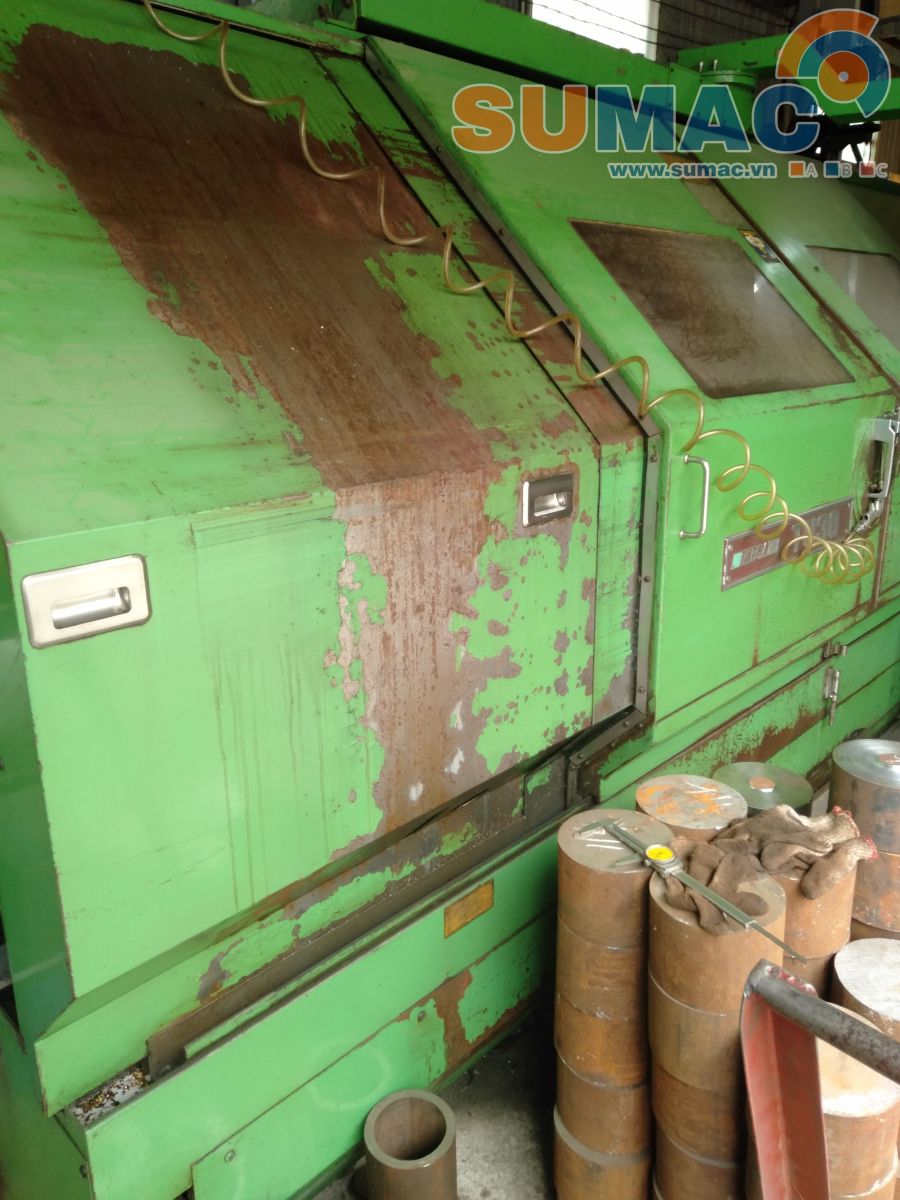 Máy tiện CNC