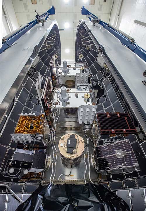 24 vệ tinh nặng 3,7 tấn "nhồi nhét" bên trong tên lửa SpaceX