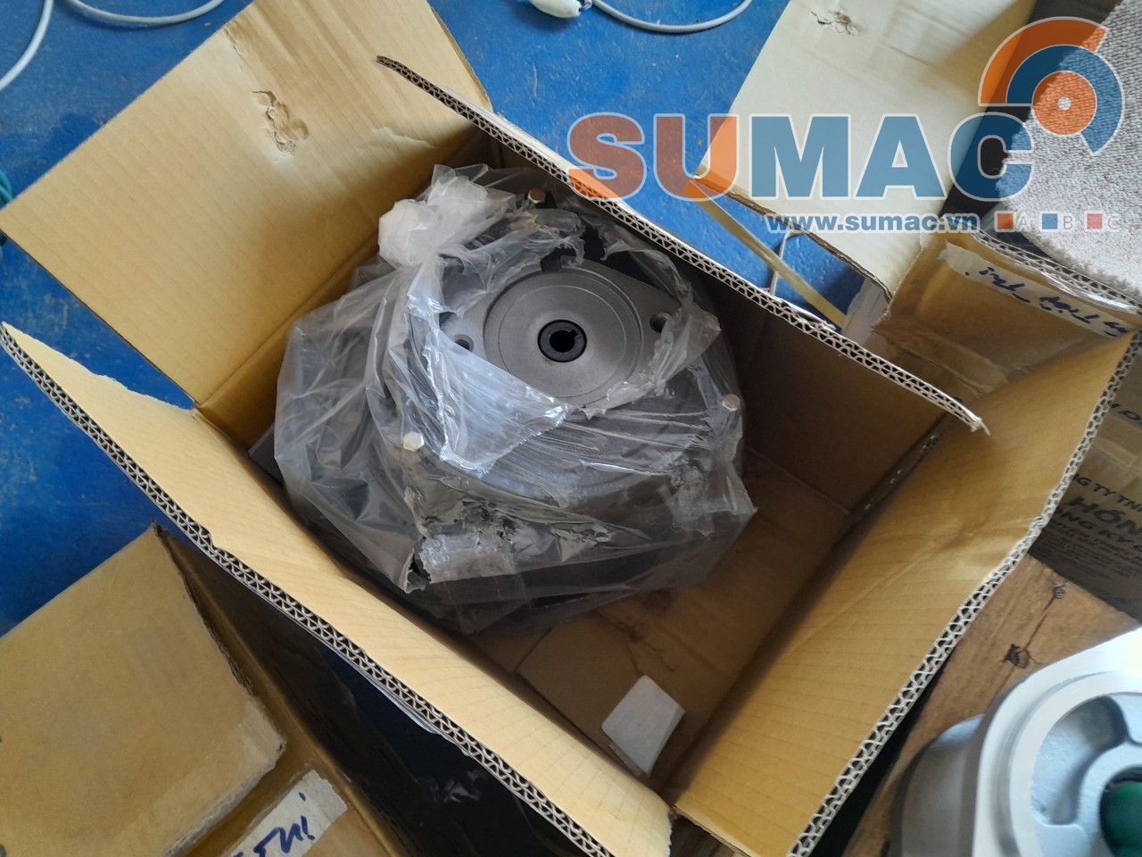 Giá động cơ trục âm lắp bơm thủy lực