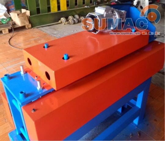 giá máy nắn thẳng tôn