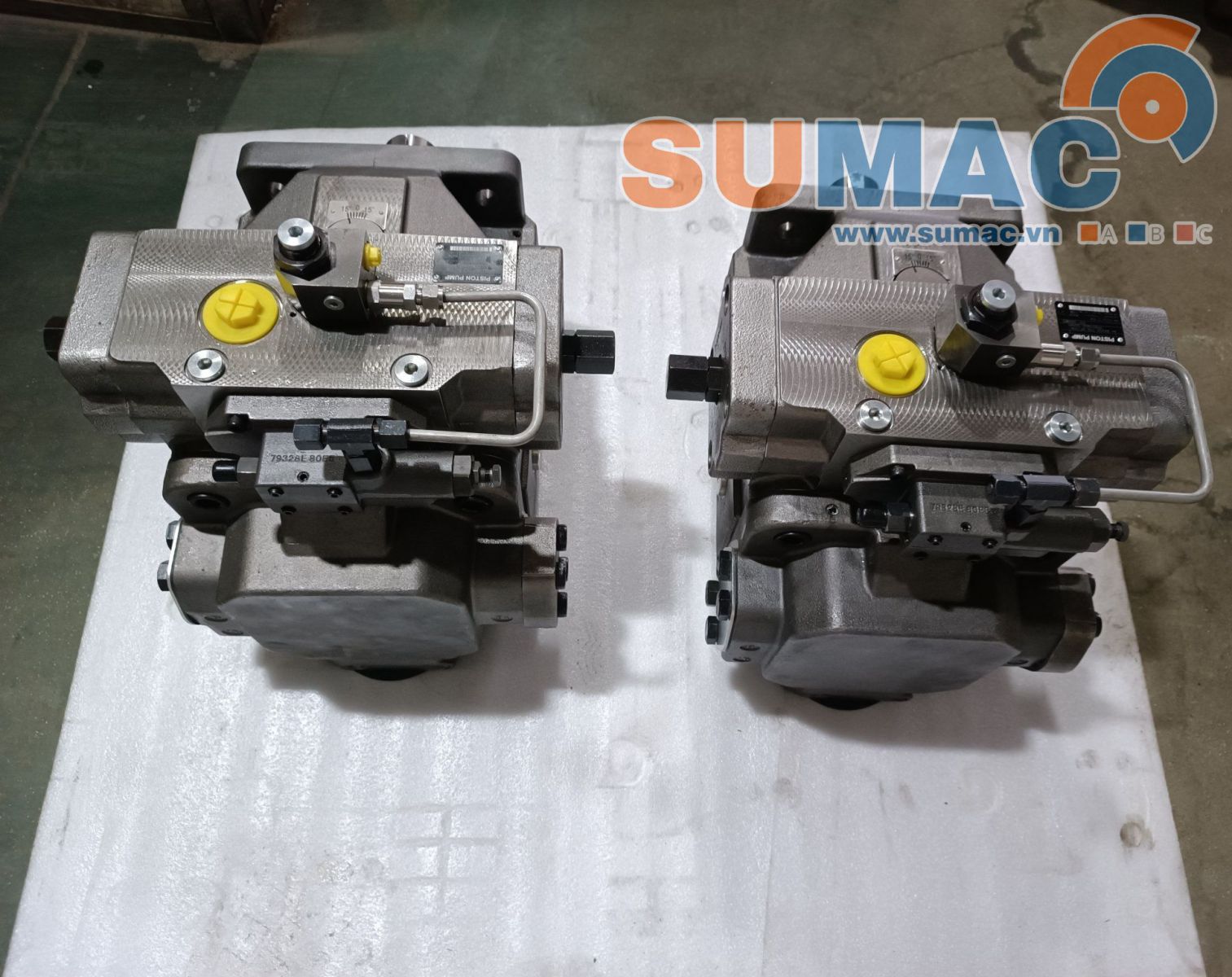giá bơm thủy lực piston