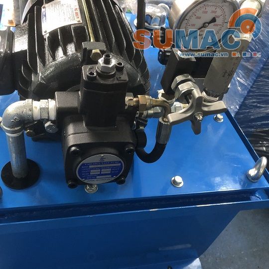 động cơ điện trục âm lắp bơm thủy lực