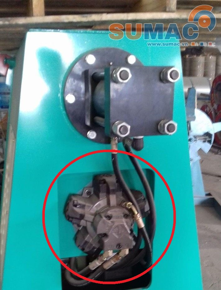 motor sao thủy lực cho máy xả tôn cuộn