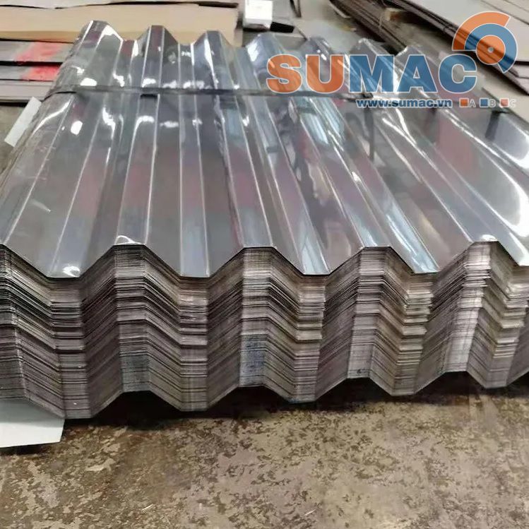 tấm tôn sóng inox trong bể lắng nước thải
