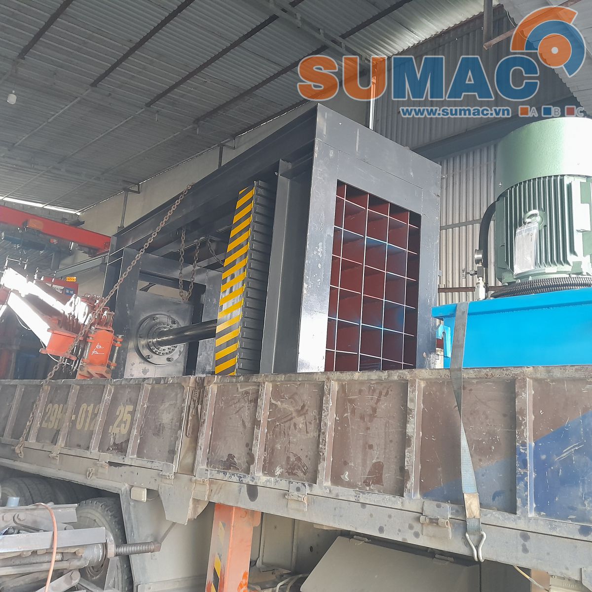 Giang hàng máy ép 200 tấn tại Hưng Yên