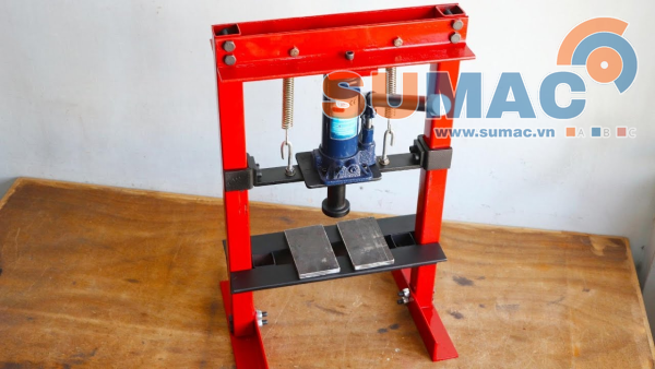 Kích thủy lực dùng để chế máy ép