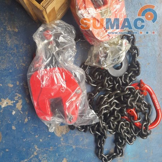 kẹp cẩu tân đứng