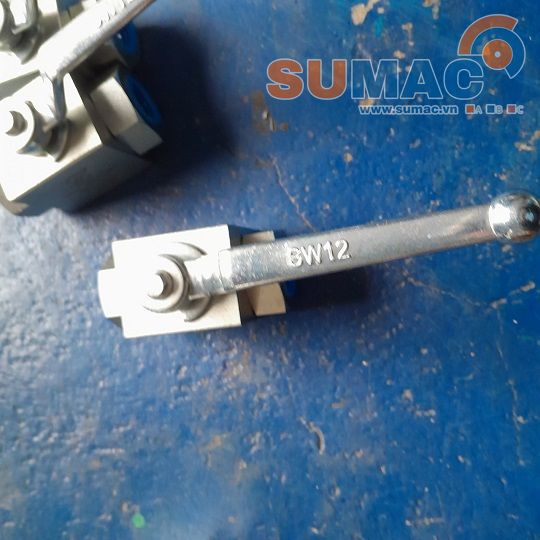 van khóa 2 ngả dầu