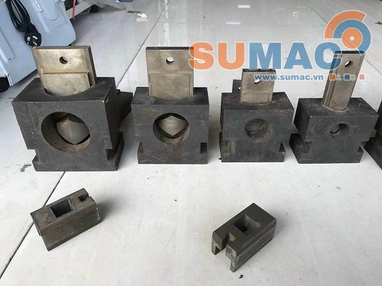 khuôn đột thủy lực