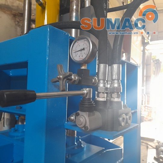 máy ép kiện thủy lực