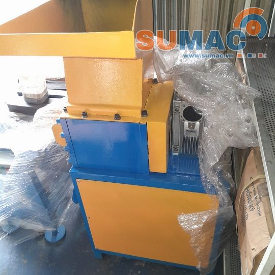 máy nghiền nhựa mini