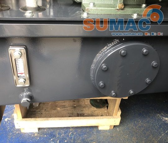 cửa vệ sinh thùng dầu thủy lực