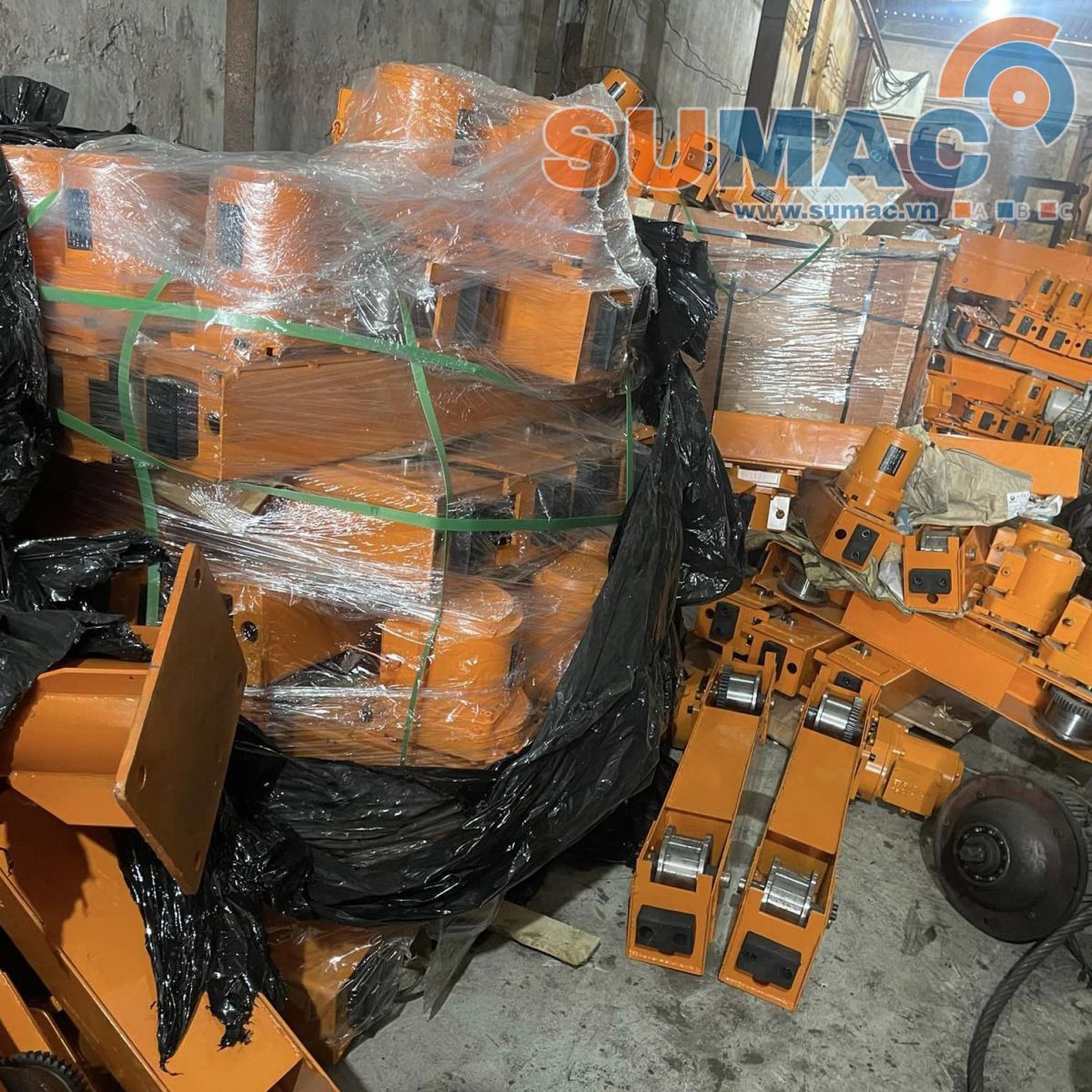 Tổng kho chân chạy cẩu trục. Giao hàng toàn quốc