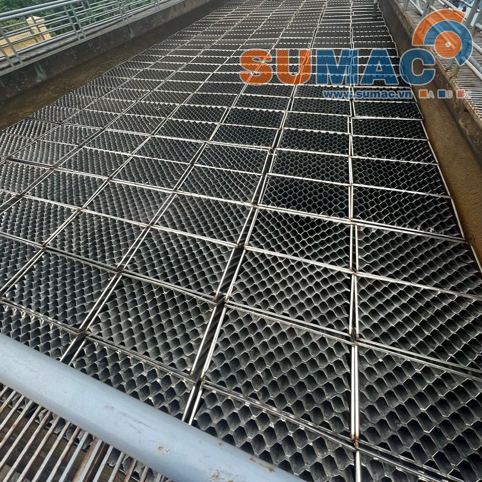 bể lắng nước thải sử dụng tấm lắng inox, độ bền cao, tiết kiệm chi phí thay sửa chữa