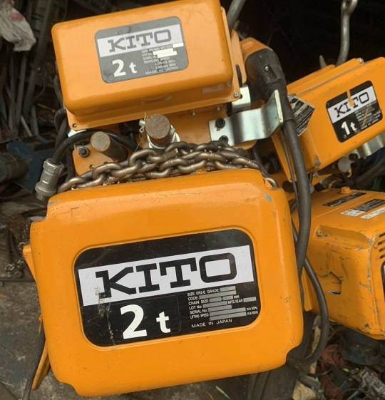 Cẩu xích điện cũ 2 tấn siêu đẹp