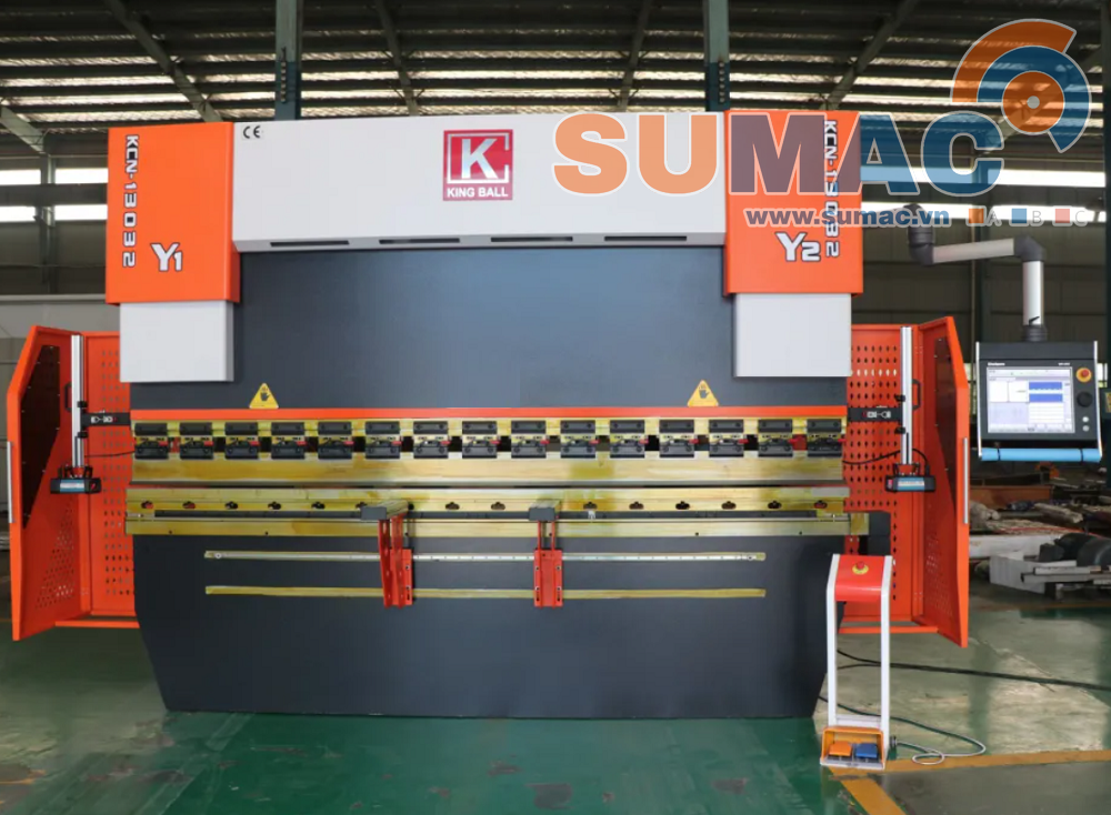 Máy chấn tôn thủy lực 300 tấn CNC 6m
