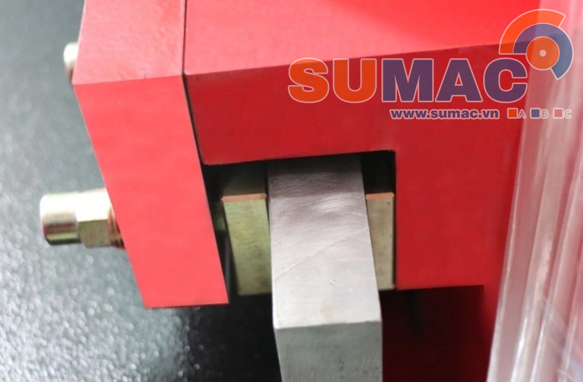 Dẫn hướng máy chấn thủy lực