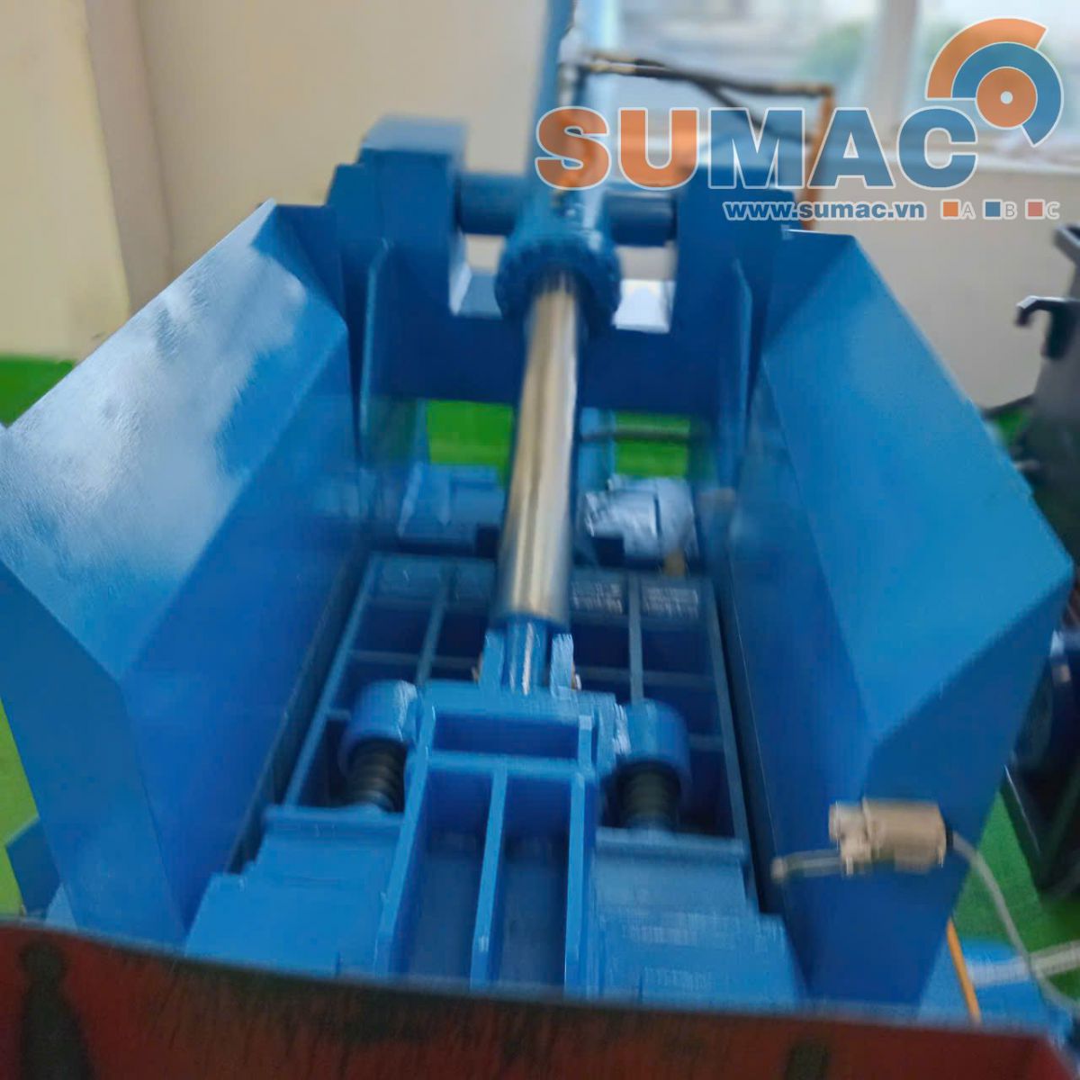 giá máy ép kiện ngang