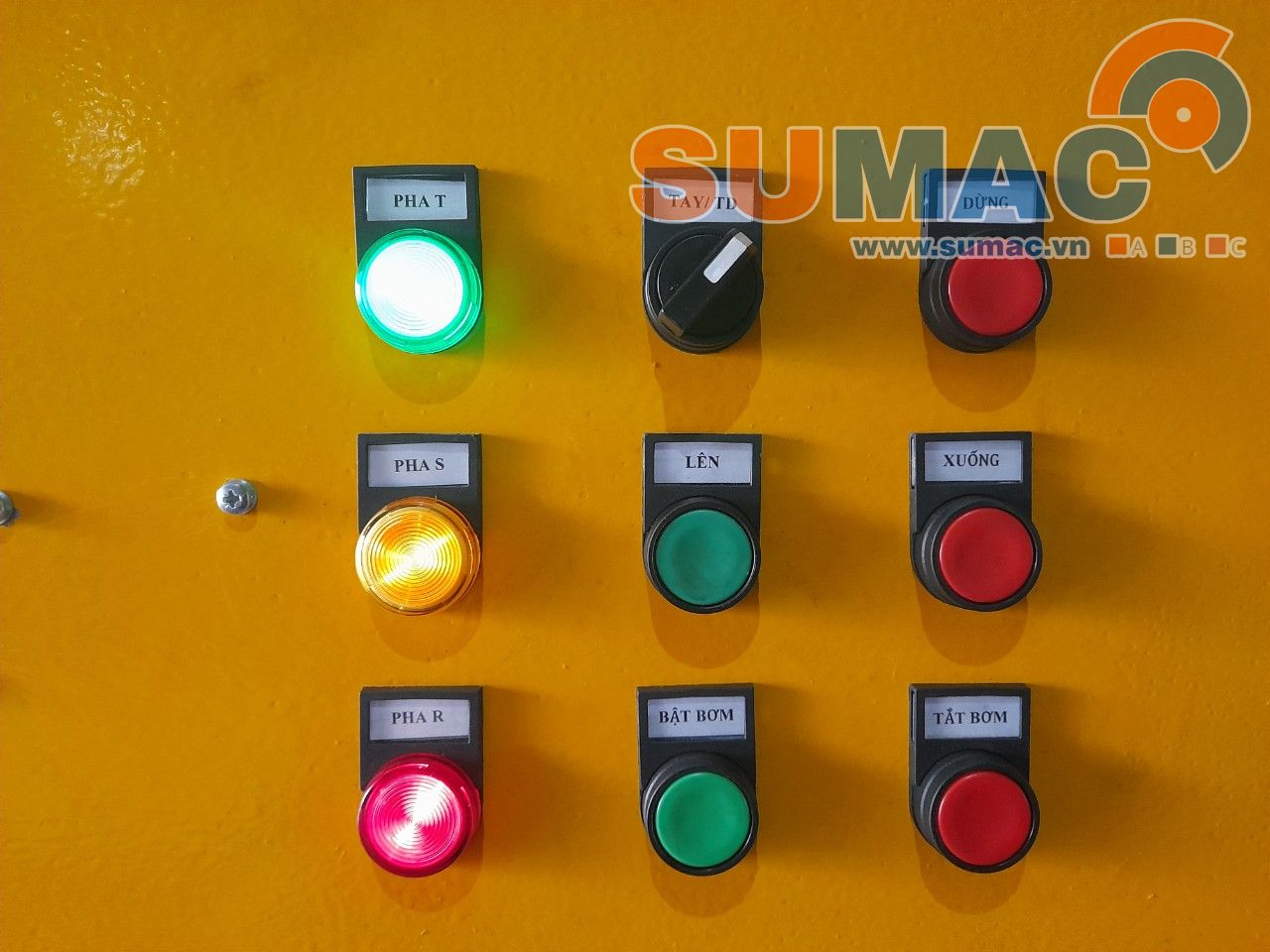 tủ điện điều khiển máy ép nằm ngang