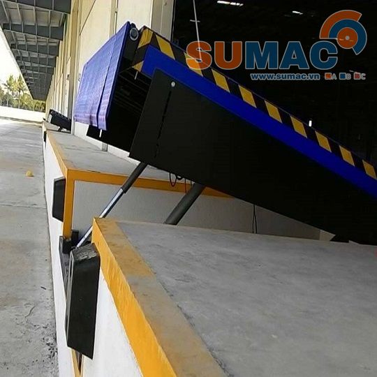 ứng dụng sàn nâng thủy lực tại kho hàng, sàn dẫn container