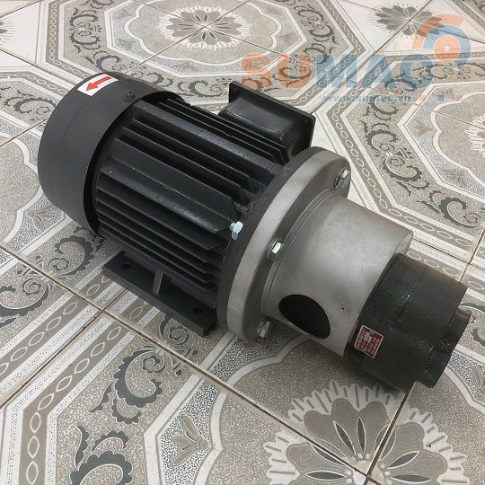 bo-lam-mat-dau-11kw-bom-banh-rang-cb-b25