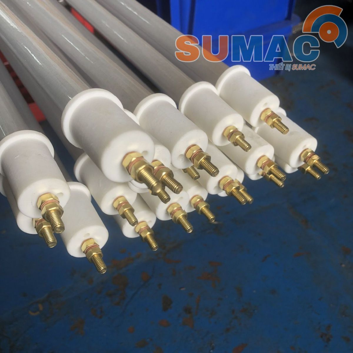 bong-den-say-nhiet-hai-dau-oc-bang-dong