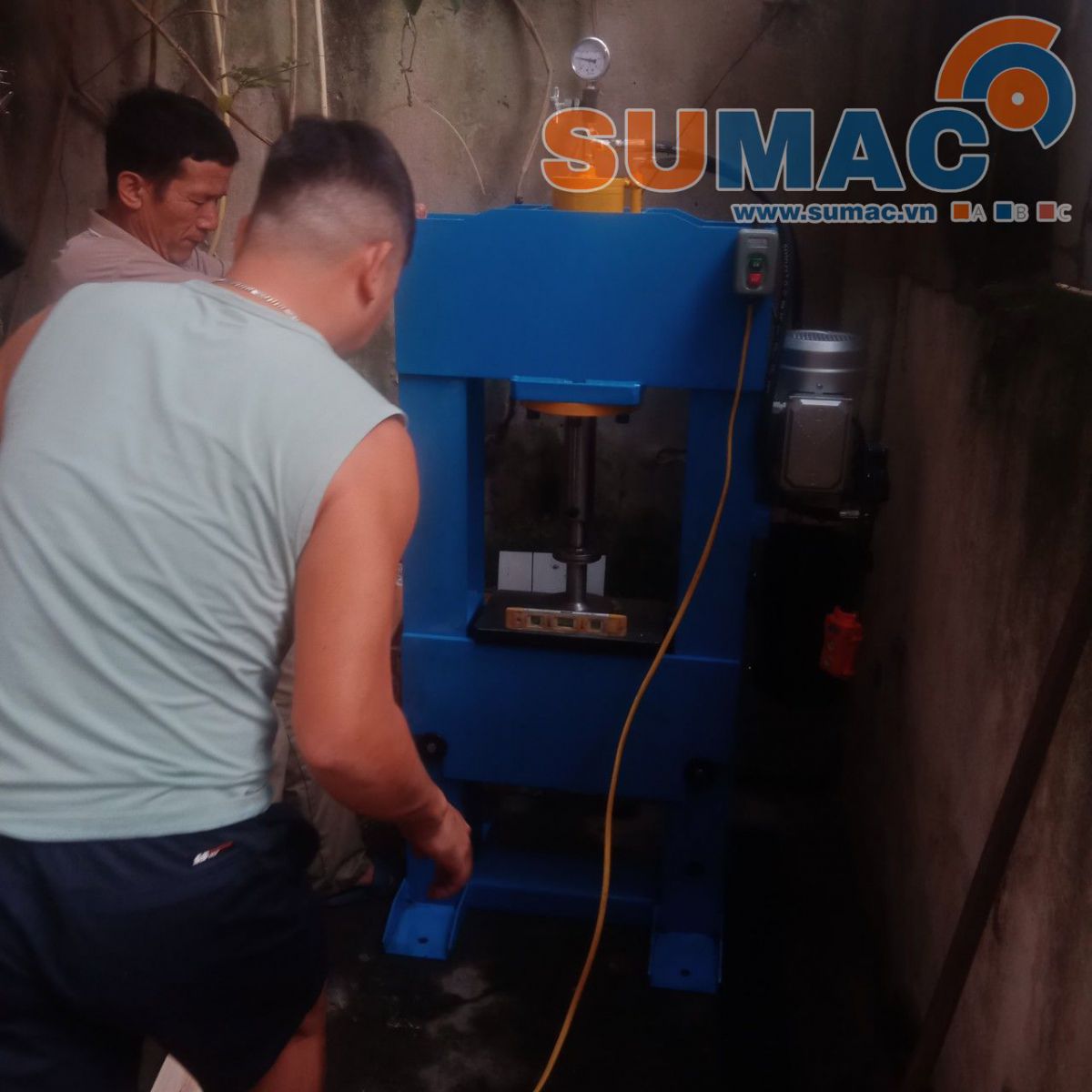giá máy ép thủy lực nhỏ