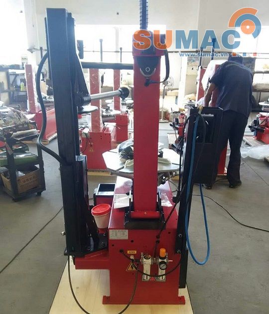 máy ra vào lốp xe giá rẻ