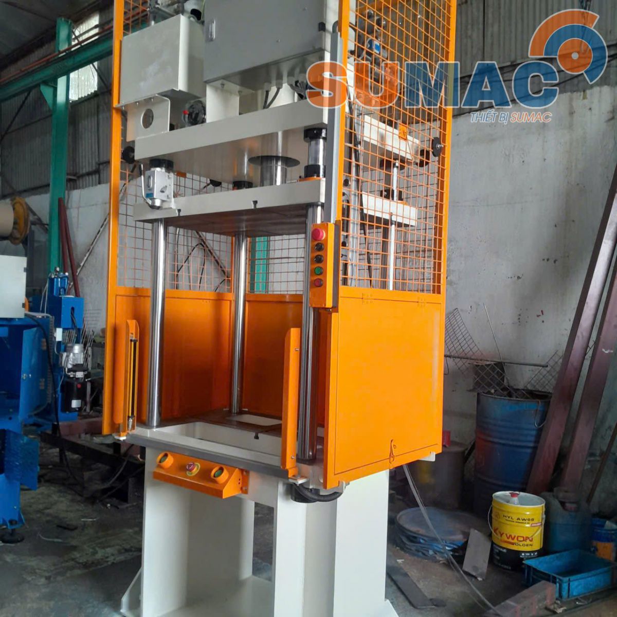 may-ep-thuy-luc-50-tan-hanh-trinh-600mm-ban-ep-500x800