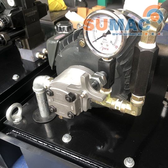 bơm bánh răng trong bộ nguồn thủy lực